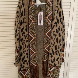 Max Sport designs sweater cardigan
